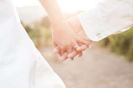 出轨后挽回老婆唱的歌 出轨后挽回老婆唱的歌