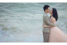 帮助重建破裂婚姻:挽回出轨伴侣的方法和策略 帮助重建破裂婚姻:挽回出轨伴侣的方法和策略
