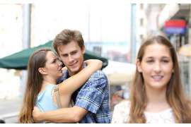 标题:女生婚后和初恋出轨了怎么挽回——婚姻危机下的情感救赎 标题:女生婚后和初恋出轨了怎么挽回——婚姻危机下的情感救赎